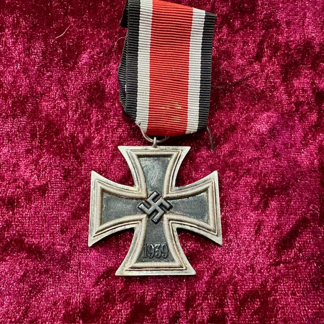 Ref: 5490 - WW2 Iron Cross (EKII) Non-Maker Marked.